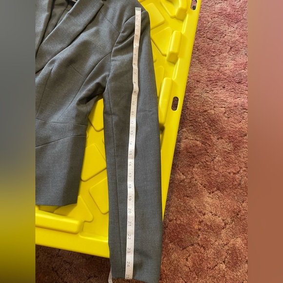 Size 6 business casual blazer - Picture 3 of 5